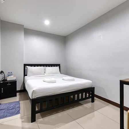 Red Pin Inn 好运旅馆 بانكوك المظهر الخارجي الصورة
