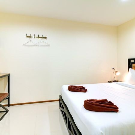 Red Pin Inn 好运旅馆 بانكوك المظهر الخارجي الصورة